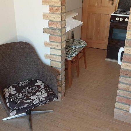 Keller Apartmanok Hajduszoboszlo Ruang foto