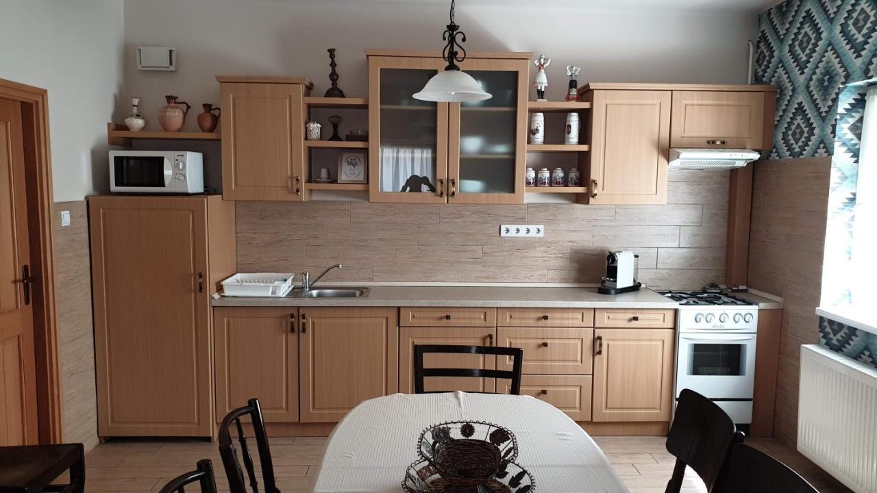 Keller Apartmanok Hajduszoboszlo Bagian luar foto