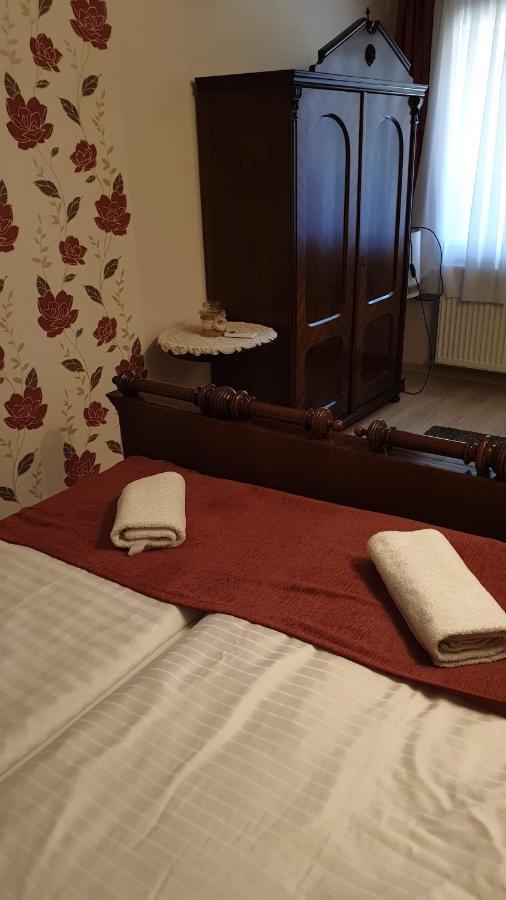 Keller Apartmanok Hajduszoboszlo Bagian luar foto