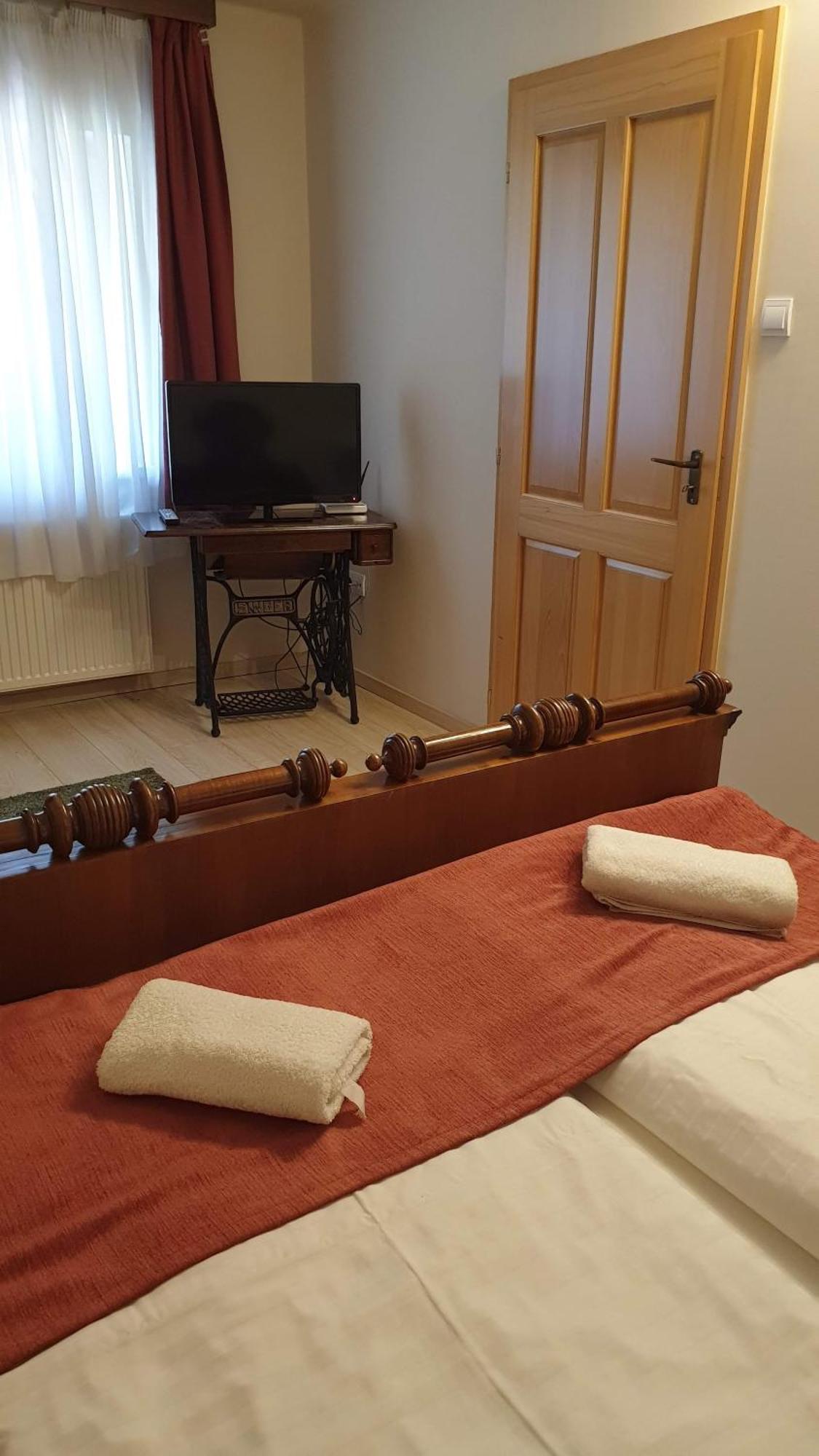 Keller Apartmanok Hajduszoboszlo Ruang foto