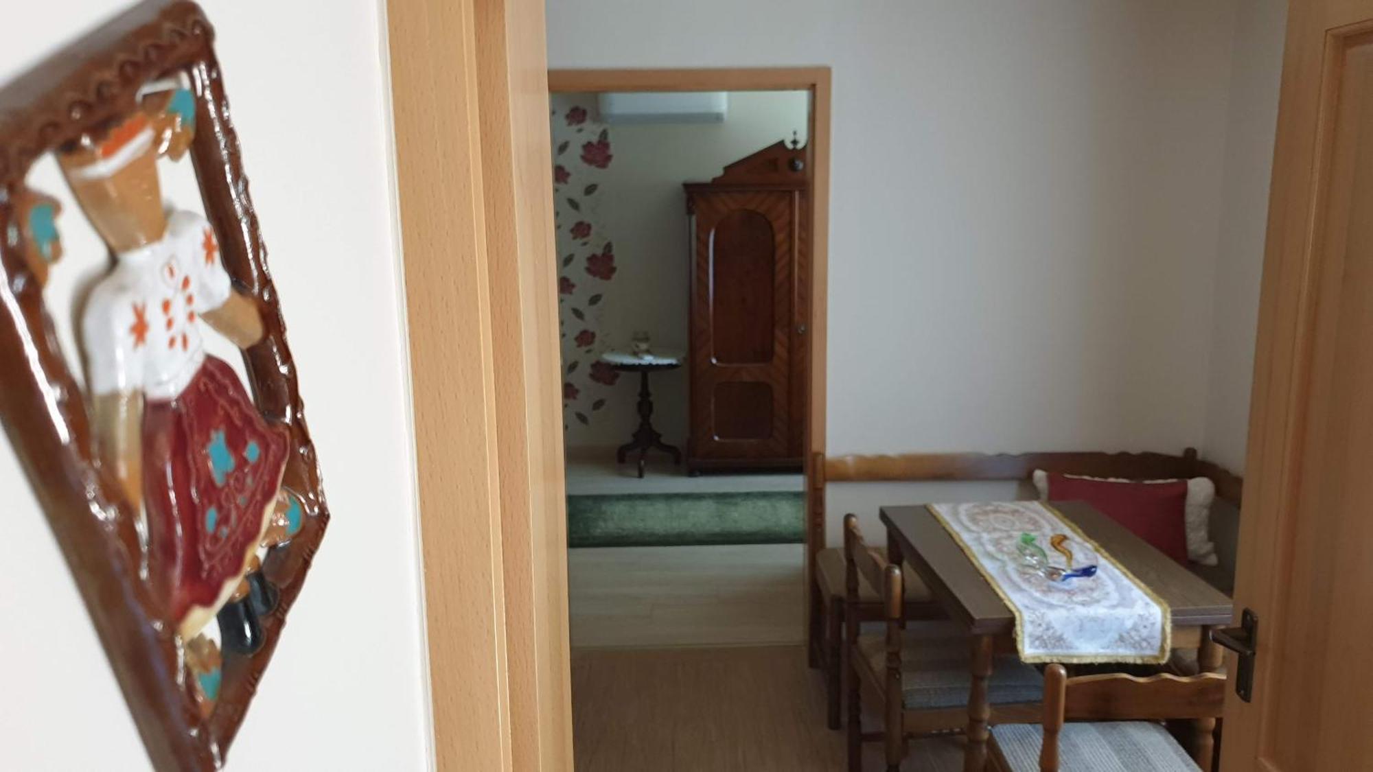 Keller Apartmanok Hajduszoboszlo Ruang foto