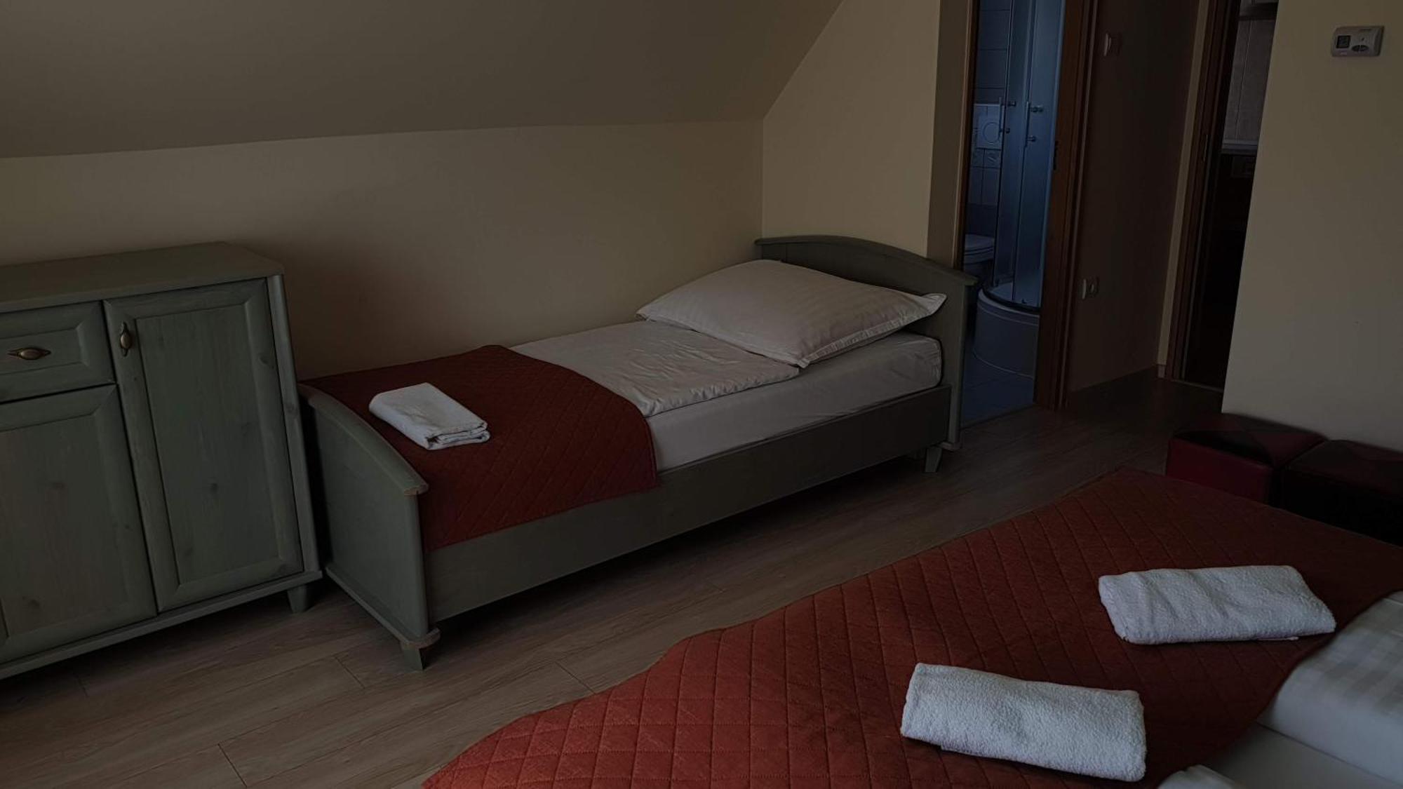 Keller Apartmanok Hajduszoboszlo Ruang foto