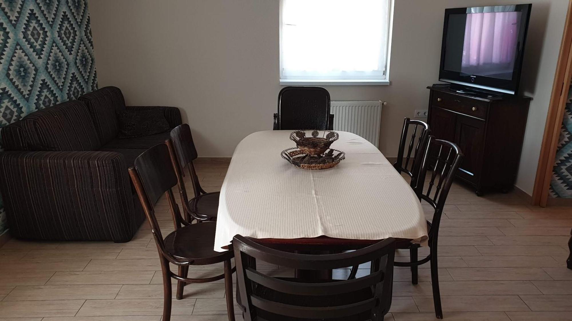 Keller Apartmanok Hajduszoboszlo Ruang foto