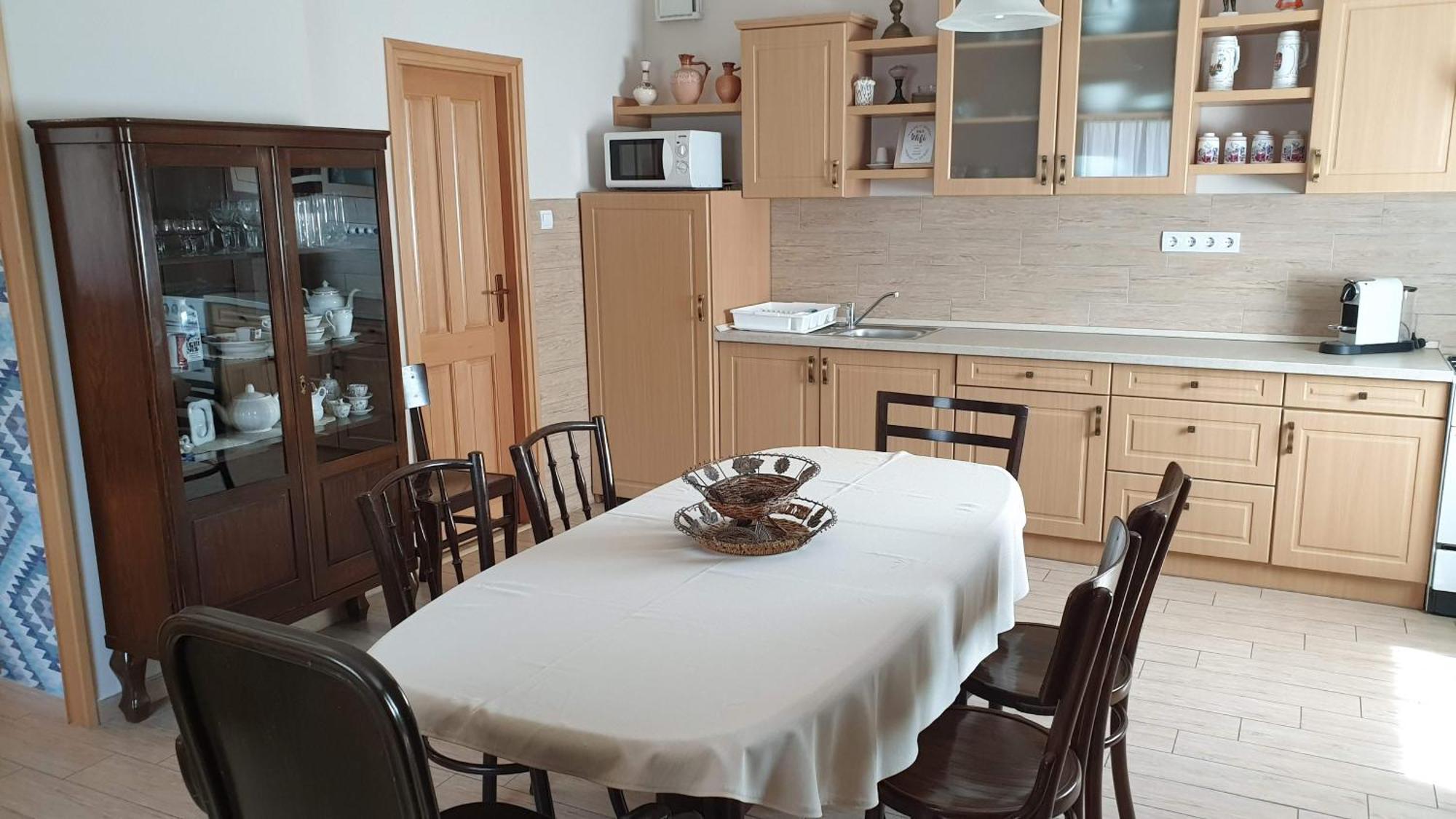 Keller Apartmanok Hajduszoboszlo Ruang foto
